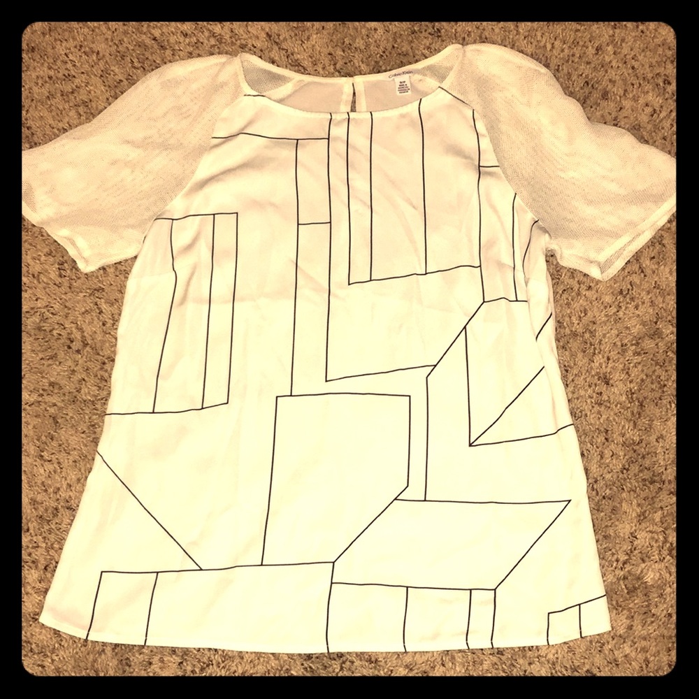White and black dressy top with cute sleeves!